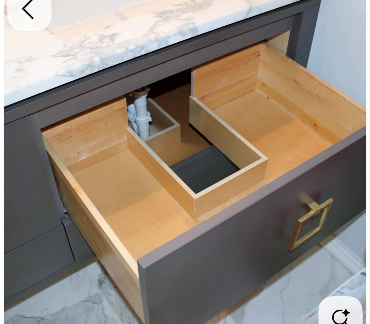 Rommert & Marieke Steenbeek's custom vanity